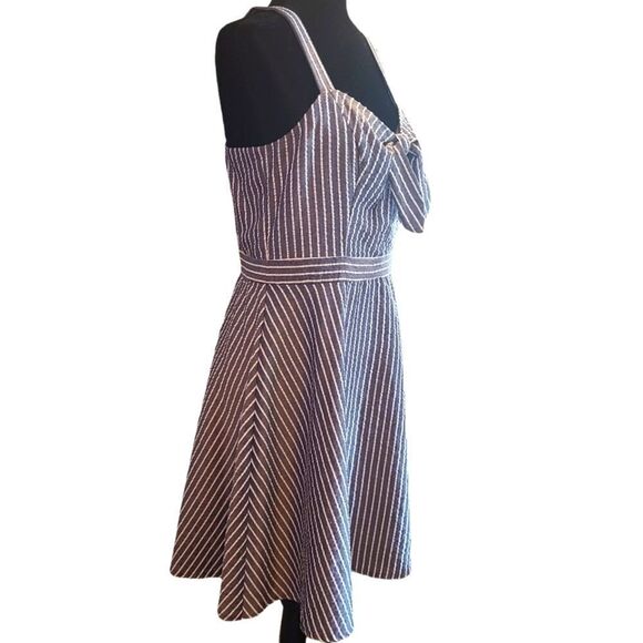 ROZ & ALI Sundress Blue and White Seersucker Sz 10 - Picture 4 of 13